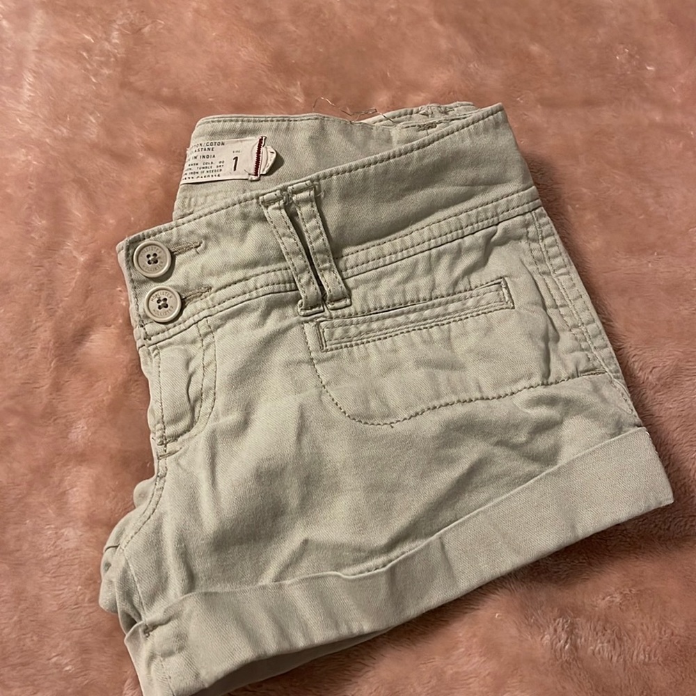 Hollister short